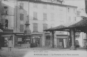 30-St-Hippolyte-du-Fort - La Fontaine - Place Couverte